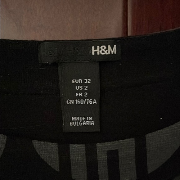 H&M Pattern Dress - Picture 2 of 4